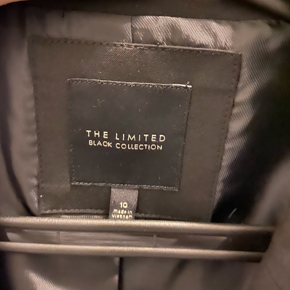Suite jacket. - Picture 3 of 3